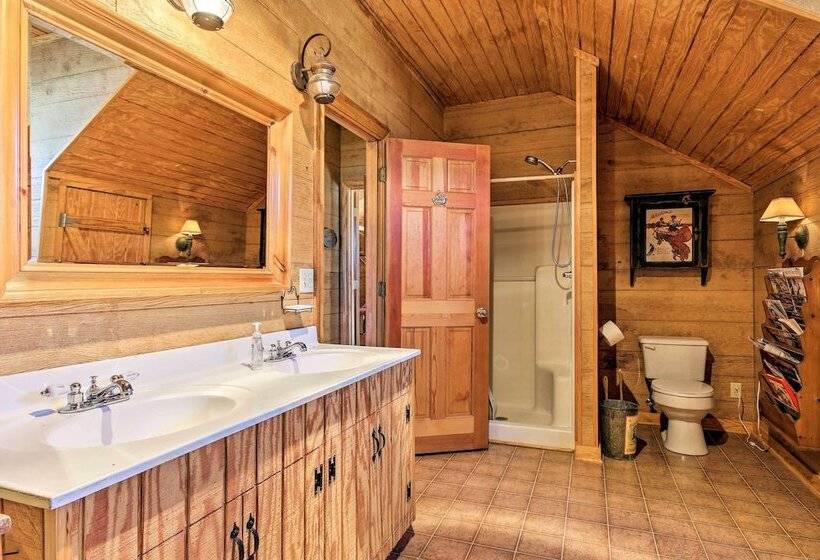 Charming Waterfront Ridgeway Cabin W/ Dock!