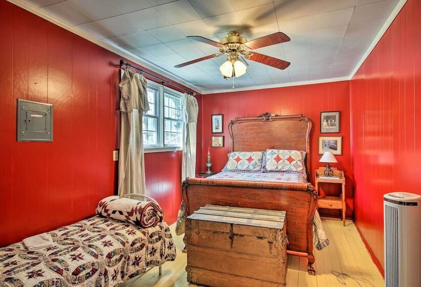 Charming Waterfront Ridgeway Cabin W/ Dock!