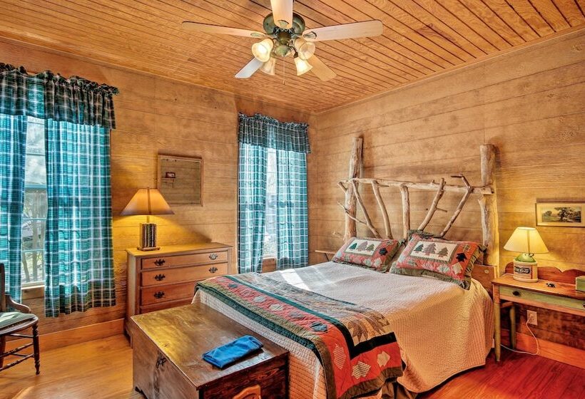 Charming Waterfront Ridgeway Cabin W/ Dock!