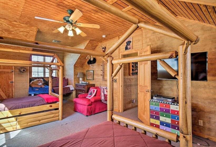 Charming Waterfront Ridgeway Cabin W/ Dock!