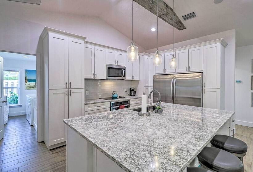 Chic Cocoa Beach Oasis W/ Pool   Steps To Shore!