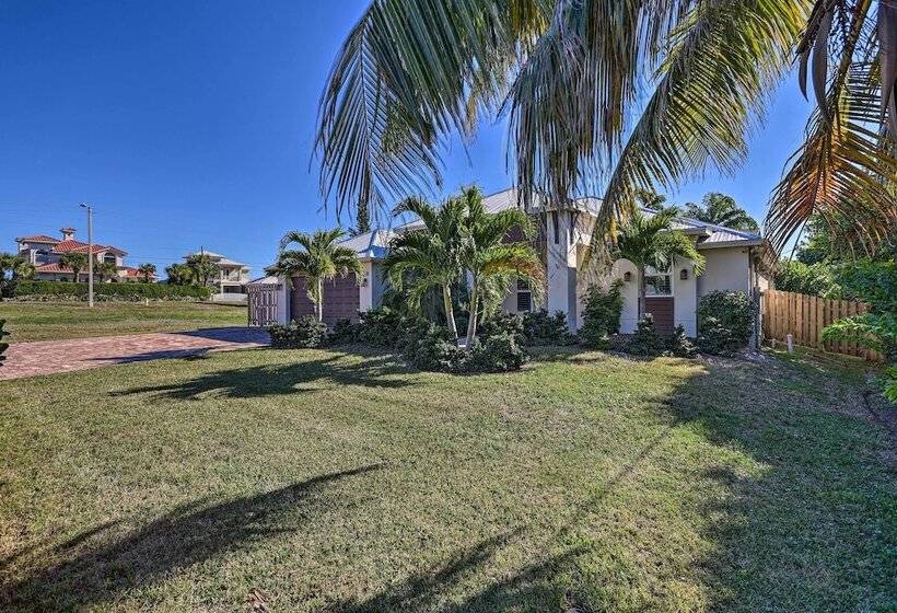 Chic Cocoa Beach Oasis W/ Pool   Steps To Shore!