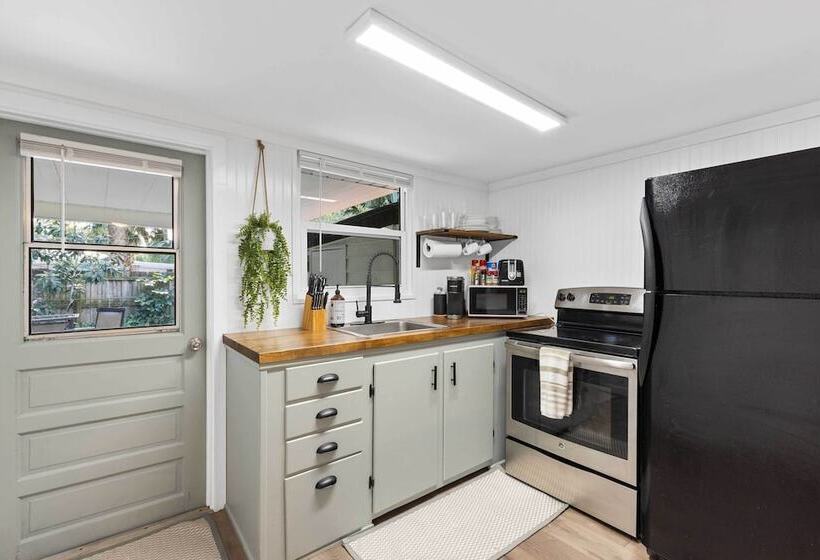 4 Mi To Dtwn: Jensen Beach Cottage