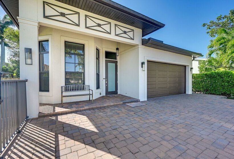 Chic Naples Retreat W/ Private Heated Pool & Lanai