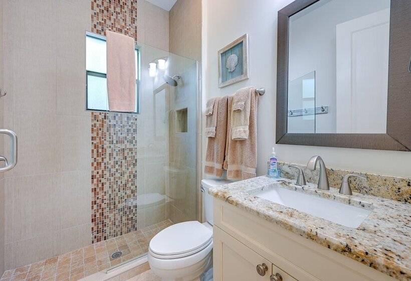 Chic Naples Retreat W/ Private Heated Pool & Lanai