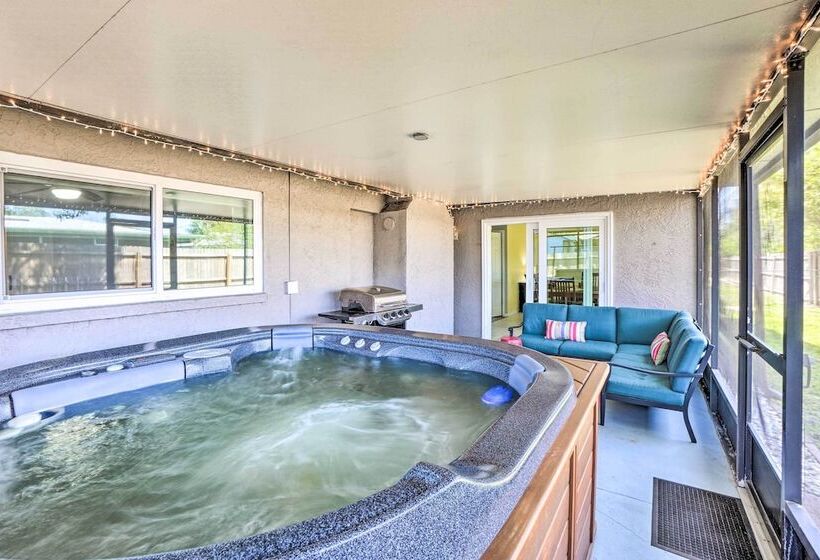 Clearwater Family Home W/ Private Hot Tub!
