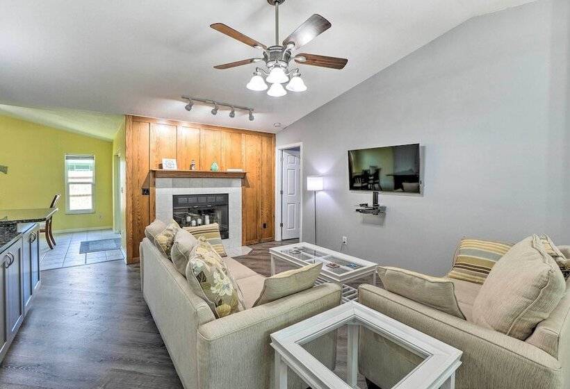 Clearwater Family Home W/ Private Hot Tub!