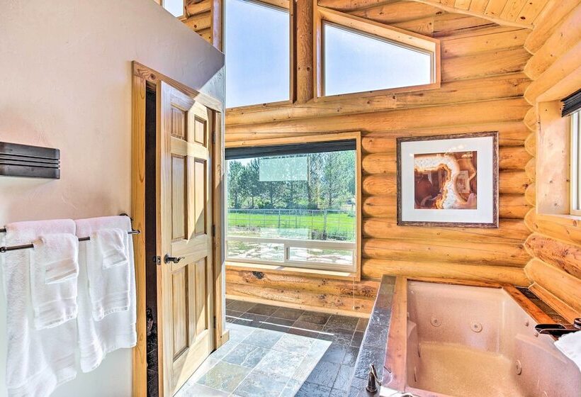 Clifton Retreat W/ Breathtaking Mt Backdrop!