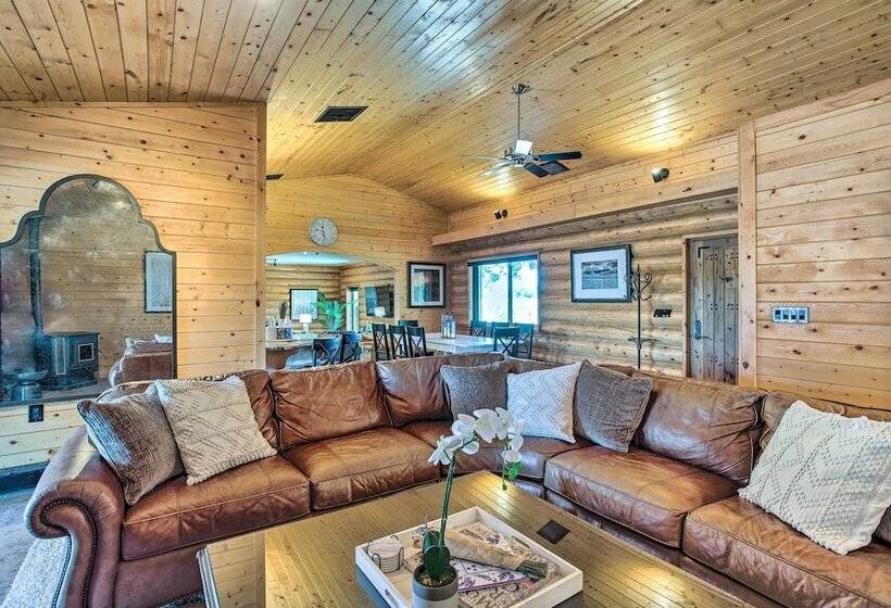 Clifton Retreat W/ Breathtaking Mt Backdrop!