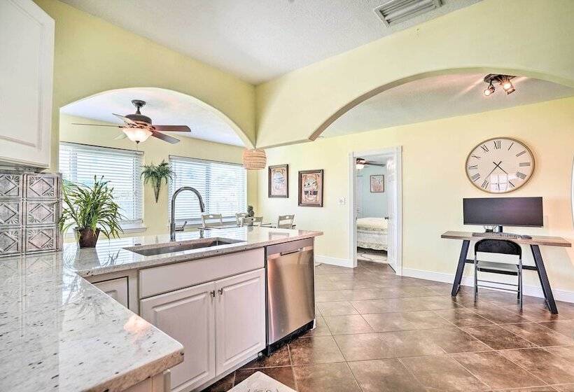 Coastal Bonita Shores Holiday Home Near Beach!