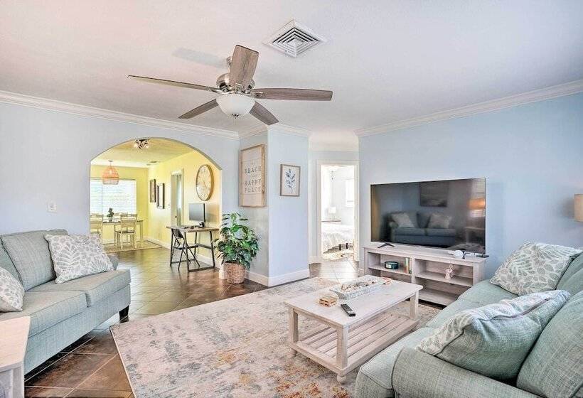 Coastal Bonita Shores Holiday Home Near Beach!