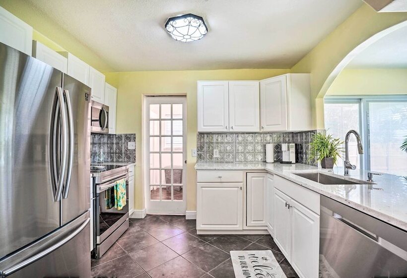 Coastal Bonita Shores Holiday Home Near Beach!