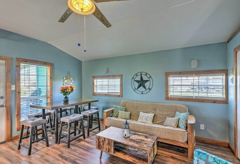 Canalfront Cabin In Sargent: 1 Mile To Beach!