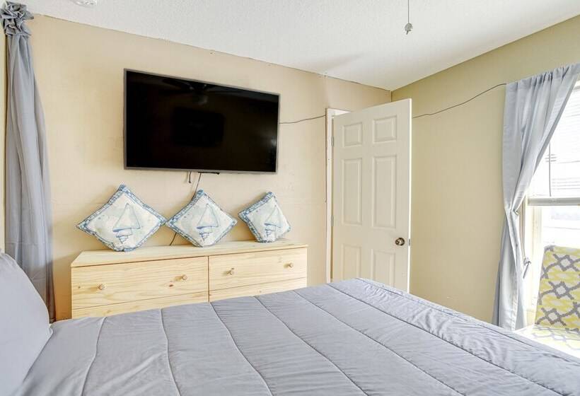 5 Mi To Beach: Family Friendly Home In Clearwater!