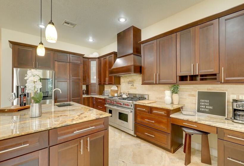 Contemporary Brandon Home W/ Pool & Game Room