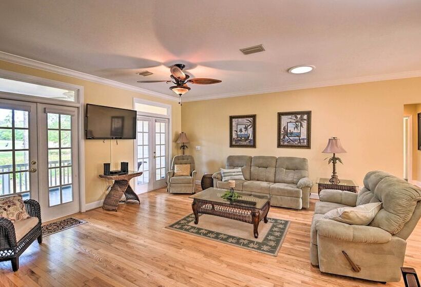 Cottage W/ Deck & Pool Access ~ 6 Mi To Beach