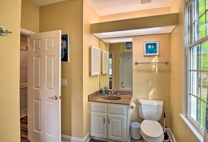 Cottage W/ Deck & Pool Access ~ 6 Mi To Beach