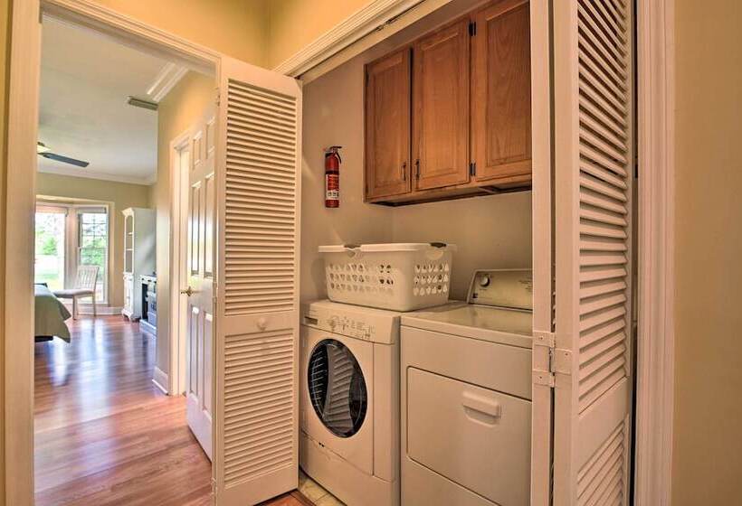 Cottage W/ Deck & Pool Access ~ 6 Mi To Beach