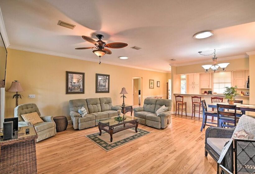 Cottage W/ Deck & Pool Access ~ 6 Mi To Beach