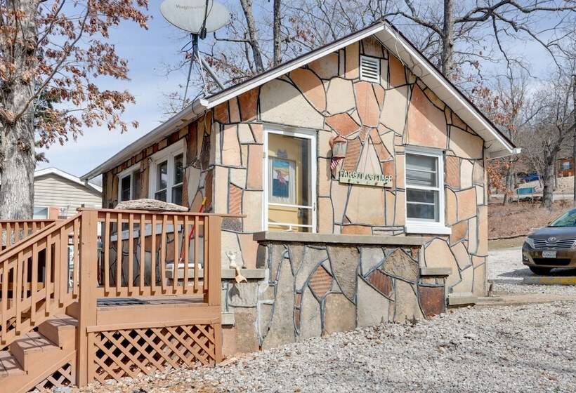 Cozy Camdenton Cottage W/ Deck + Boat Dock Access!
