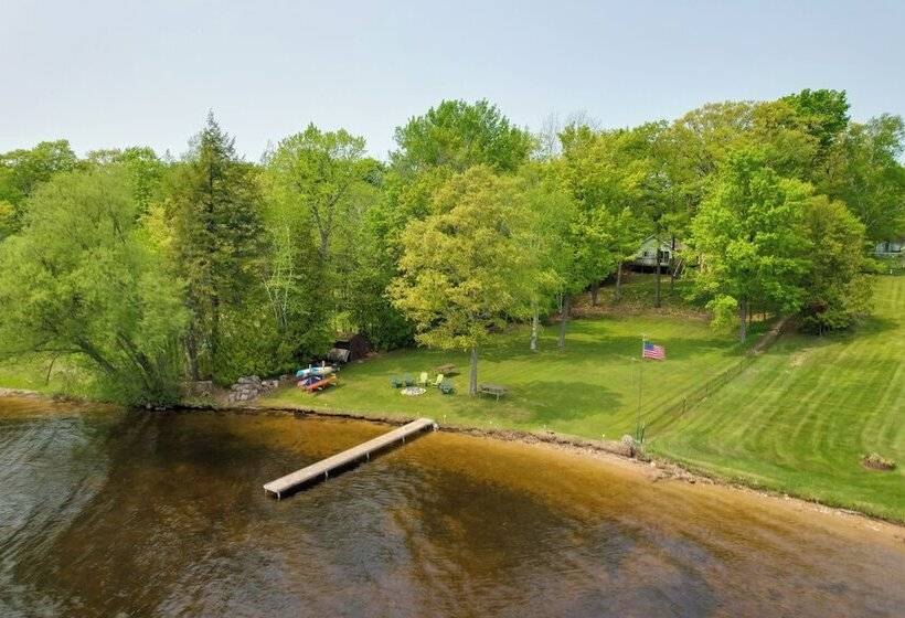 Cozy Carp Lake Cottage W/ Dock, Kayaks & Fire Pit