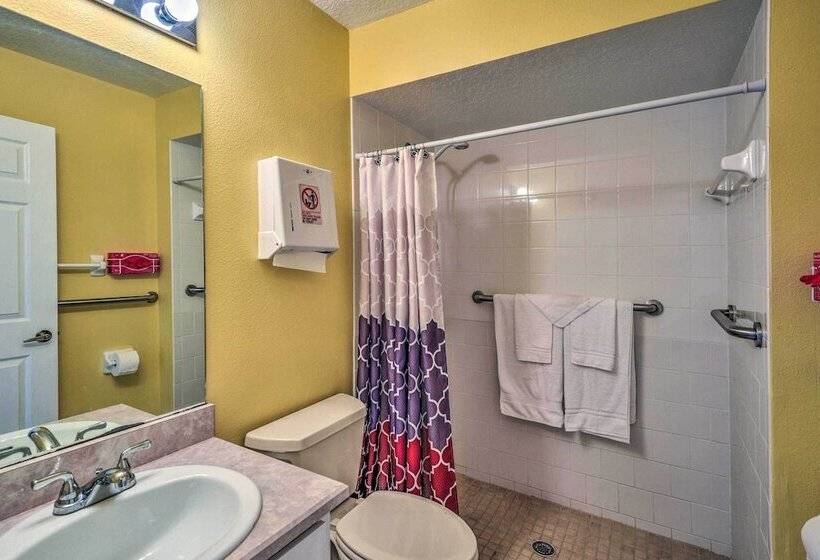 Cozy Coastal Retreat W/ Grill < 5 Mi To Beach