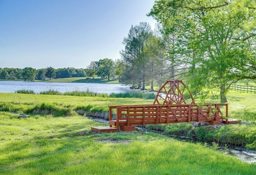 Cozy Columbia Cabin W/ Shared Lake Dock!