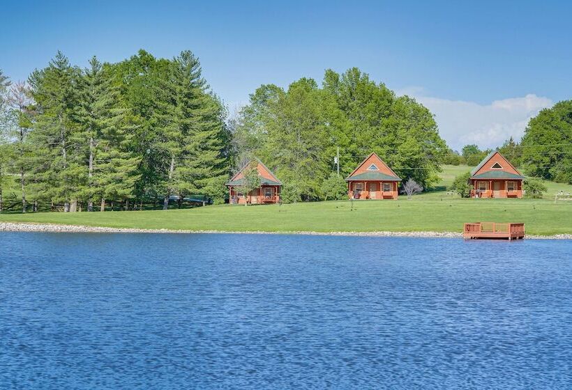 Cozy Columbia Cabin W/ Shared Lake Dock!