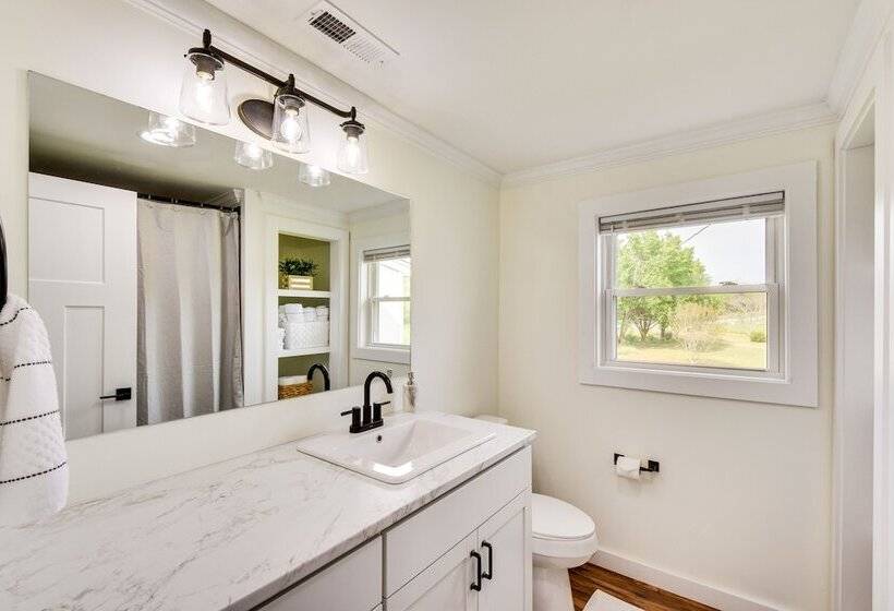 Cozy Fair Play Home W/ Deck 4 Mi To Lake Hartwell!