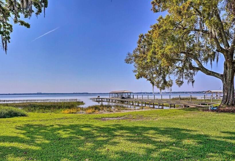 Cozy Frostproof Escape W/ Private Hot Tub!