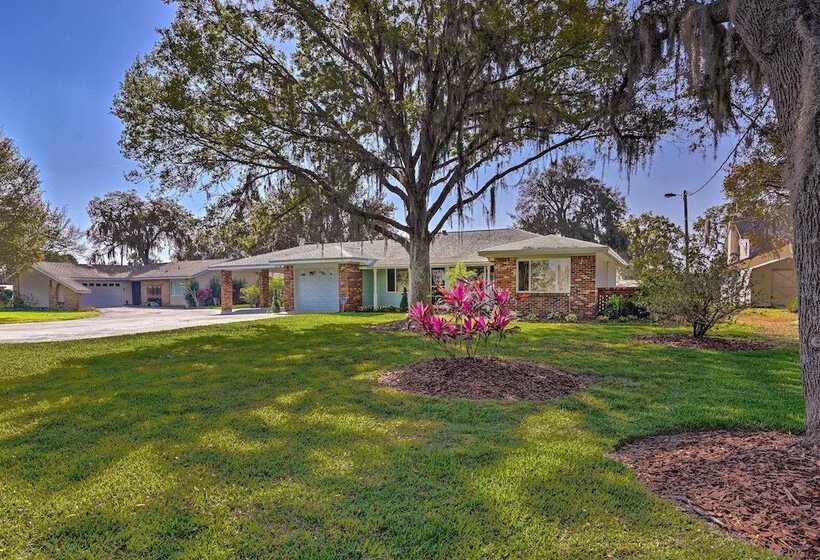 Cozy Frostproof Escape W/ Private Hot Tub!