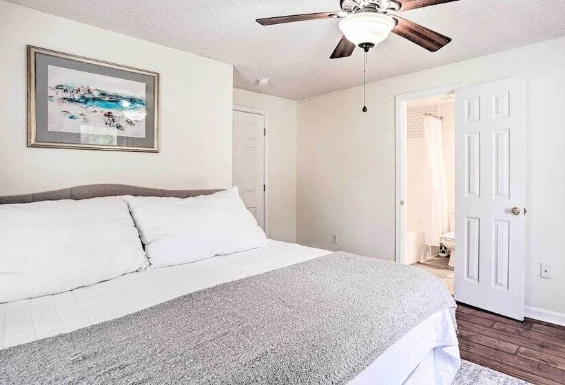 Cozy Home W/ Yard ~ 9 Mi To Dtwn Charleston!