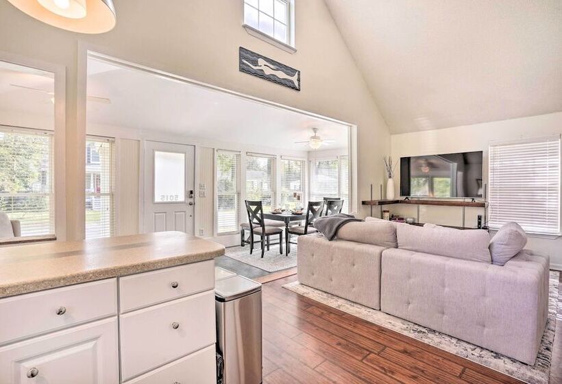 Cozy Home W/ Yard ~ 9 Mi To Dtwn Charleston!