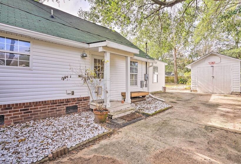 Cozy Home W/ Yard ~ 9 Mi To Dtwn Charleston!