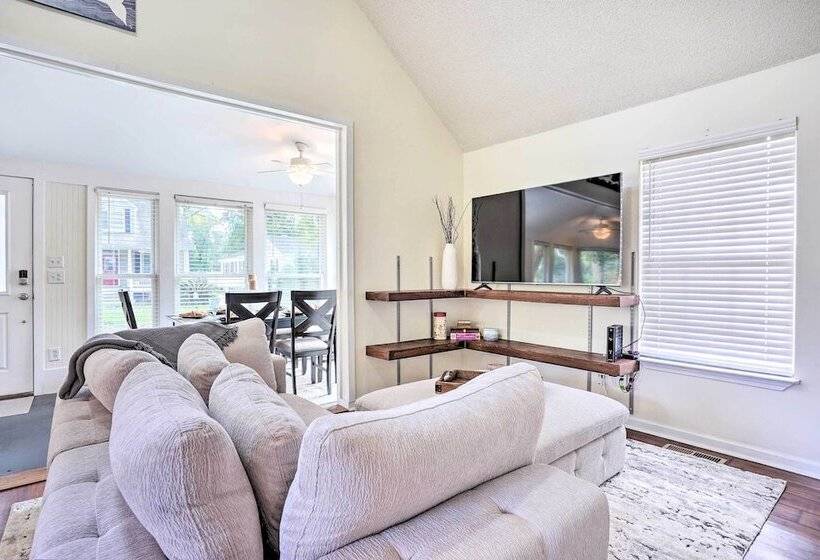 Cozy Home W/ Yard ~ 9 Mi To Dtwn Charleston!