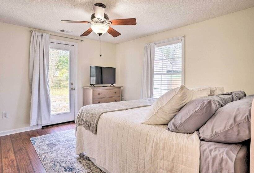 Cozy Home W/ Yard ~ 9 Mi To Dtwn Charleston!