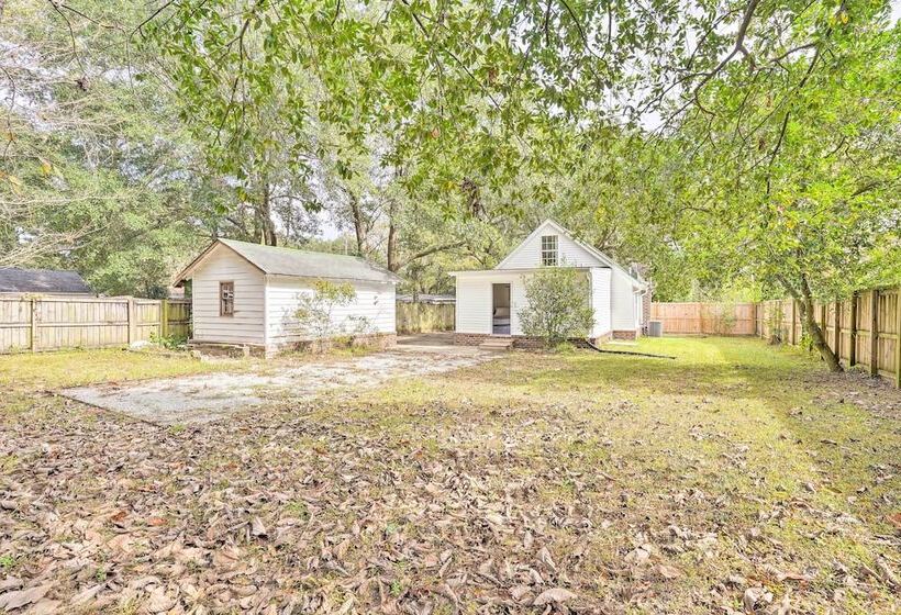 Cozy Home W/ Yard ~ 9 Mi To Dtwn Charleston!