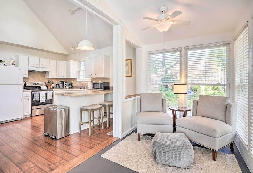 Cozy Home W/ Yard ~ 9 Mi To Dtwn Charleston!