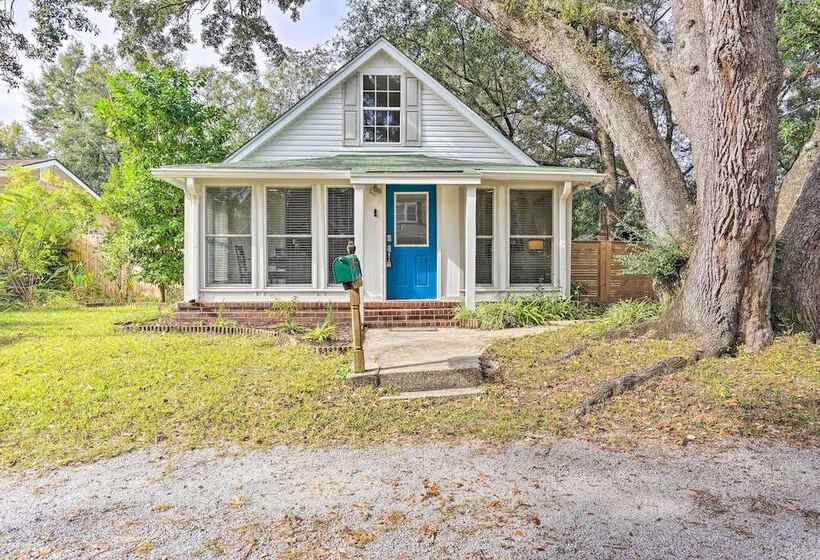 Cozy Home W/ Yard ~ 9 Mi To Dtwn Charleston!