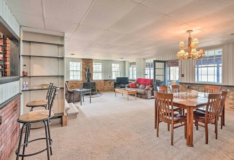 Cozy Home W/ Yard: Steps To Mississippi River