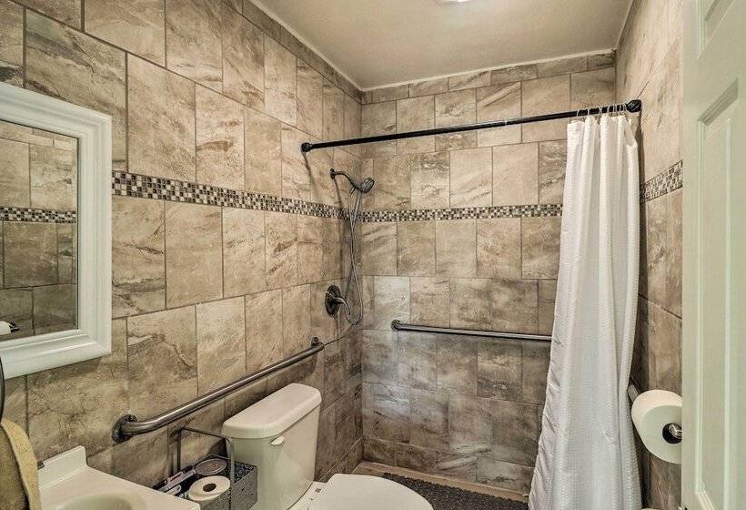 Cozy Key West Beach Cottage: Walk To Beaches!