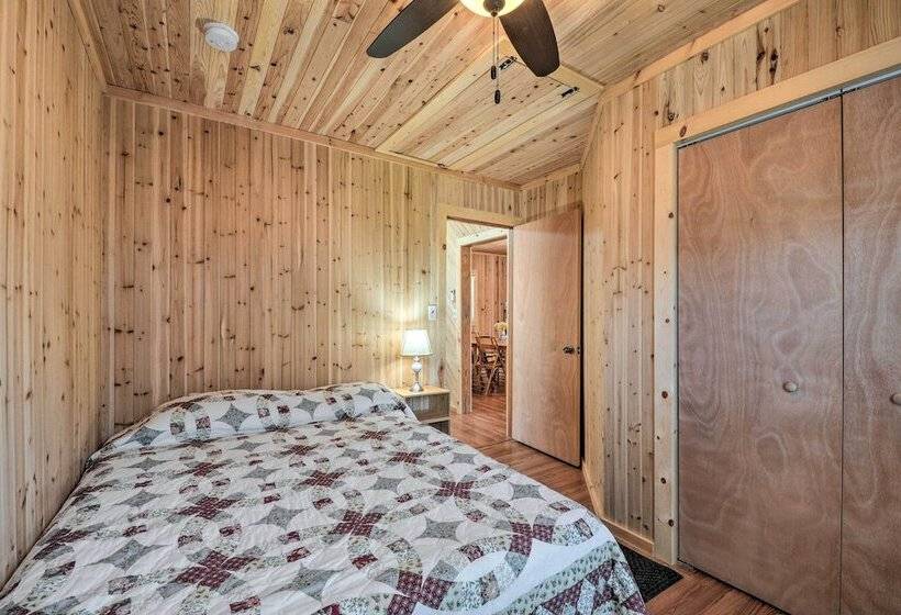 Cozy Lesterville Home Near Parks & Forests!