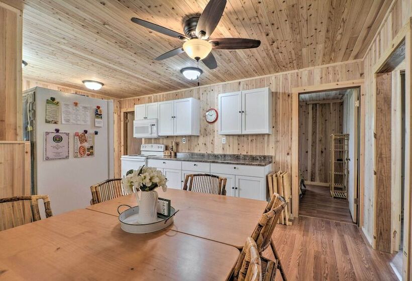 Cozy Lesterville Home Near Parks & Forests!