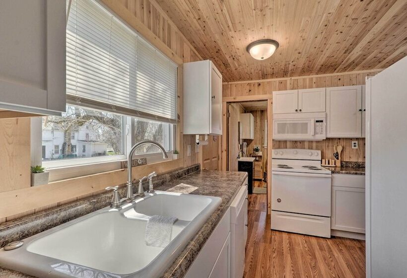 Cozy Lesterville Home Near Parks & Forests!