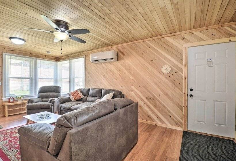 Cozy Lesterville Home Near Parks & Forests!