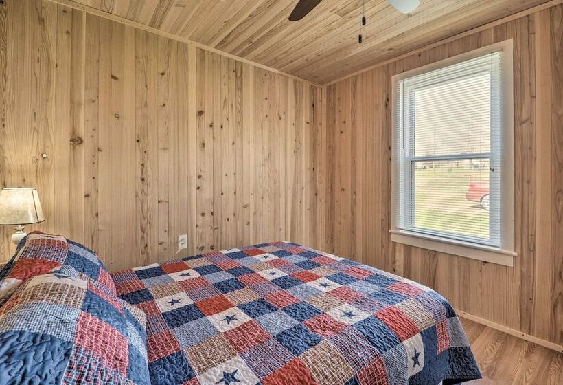 Cozy Lesterville Home Near Parks & Forests!