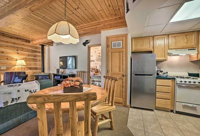 Cozy Lewiston Hideaway: Golf, Ski & Fish!