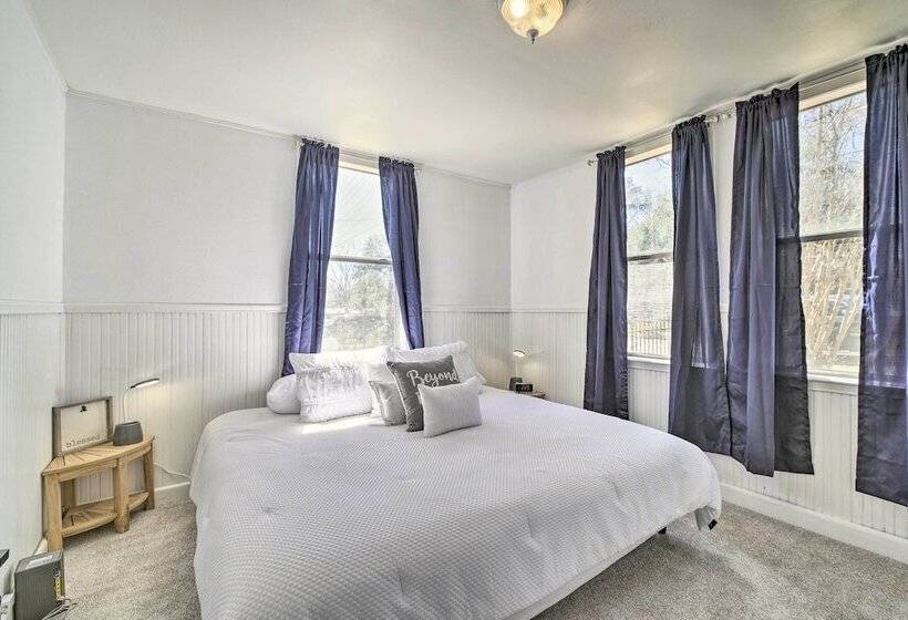 Cozy Livingston House W/ Fenced Yard + Patio!