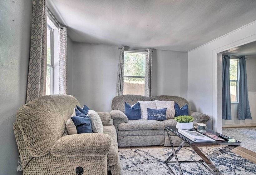 Cozy Livingston House W/ Fenced Yard + Patio!