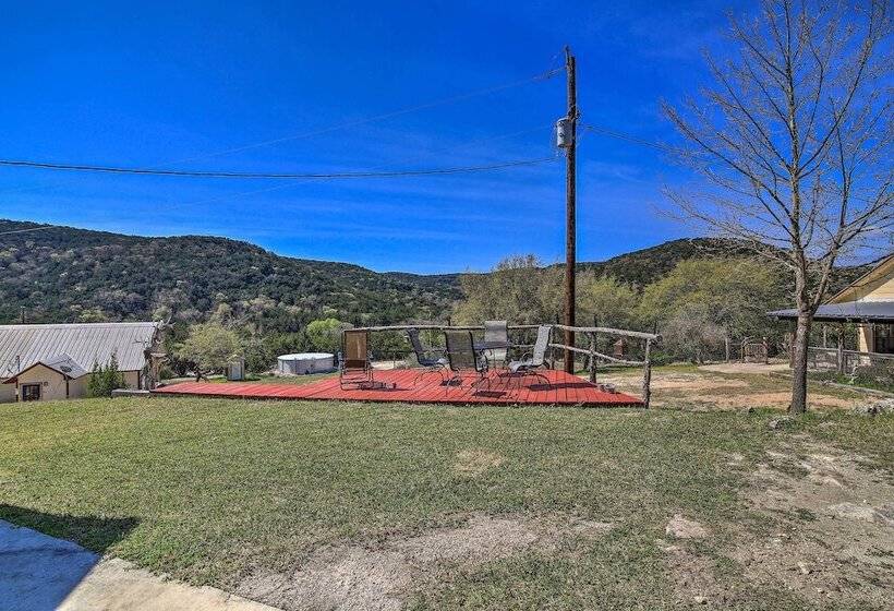 Cozy Medina Cottages W/ Patio & Mountain Views!